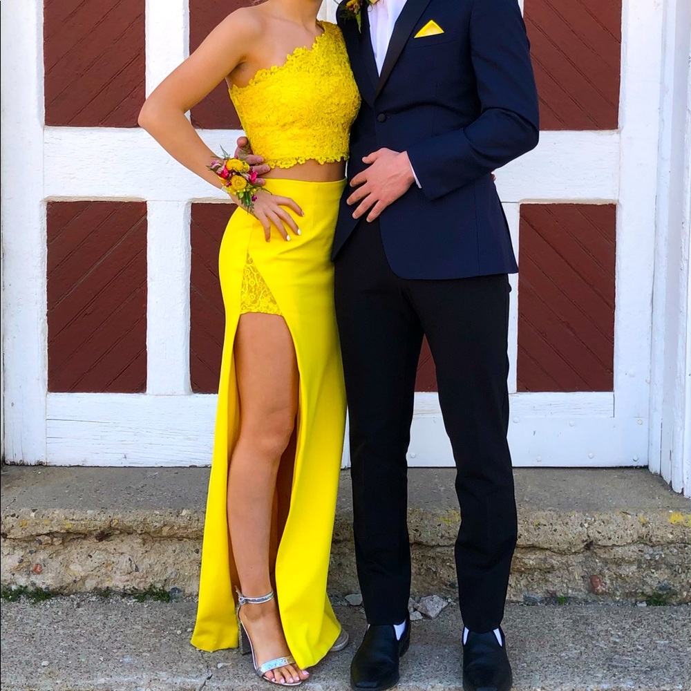 Sherri Hill two piece prom dress: style 53404